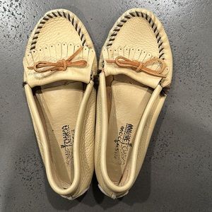 Deerskin Kilty Moccasins in Champagne 7